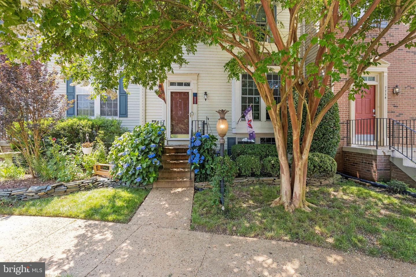 7716 Effingham Square photo 1