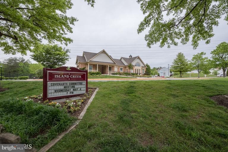 7716 Effingham Square photo 45