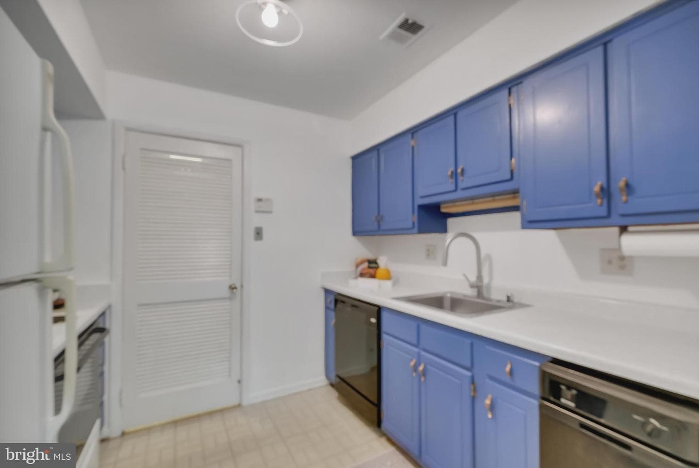 7900 San Leandro Place #117d photo 2