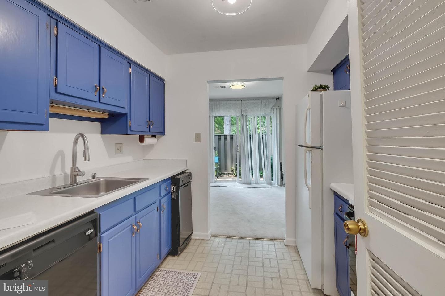 7900 San Leandro Place #117d photo 5