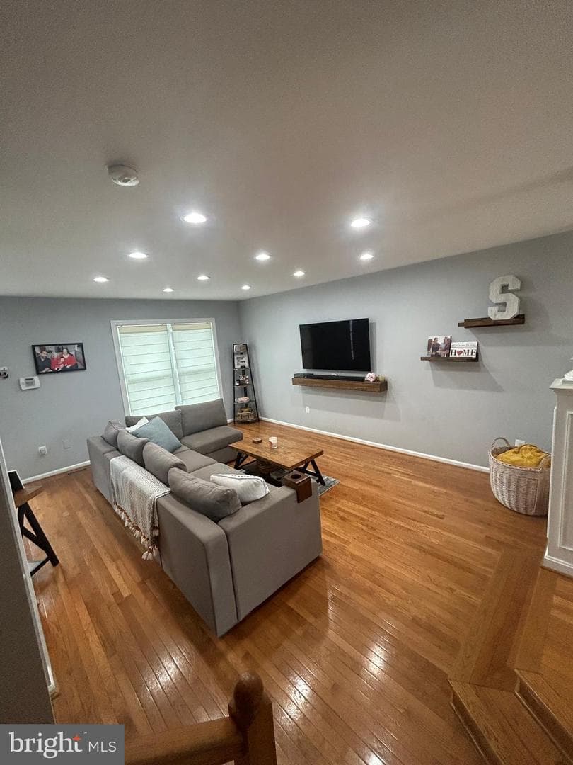 8726 Wadebrook Terrace photo 9