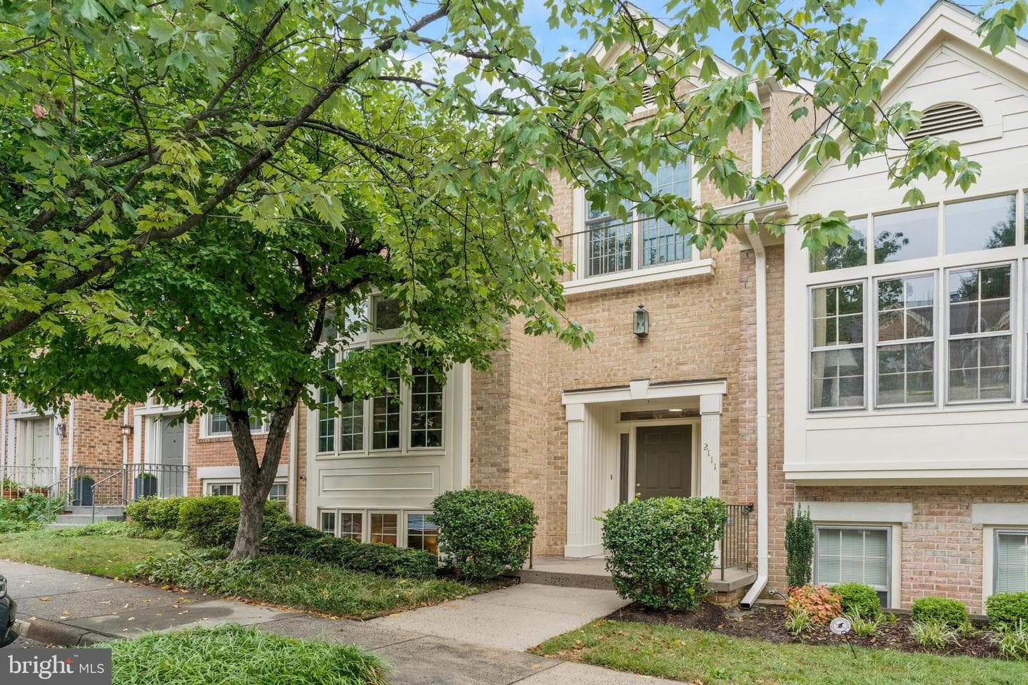 2111 Kings Garden Way photo 1