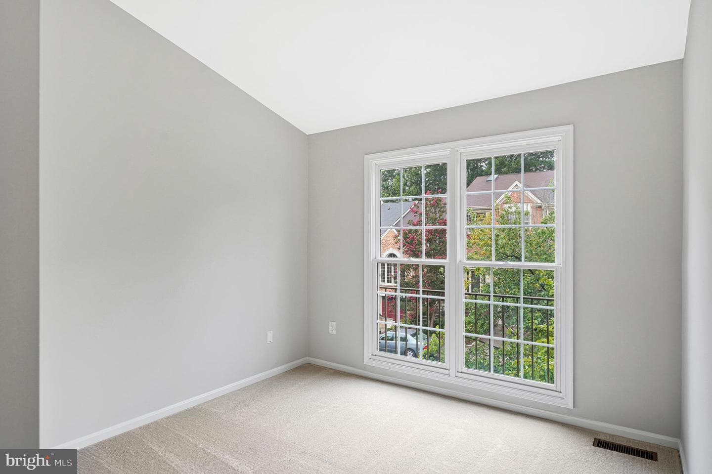 2111 Kings Garden Way photo 24