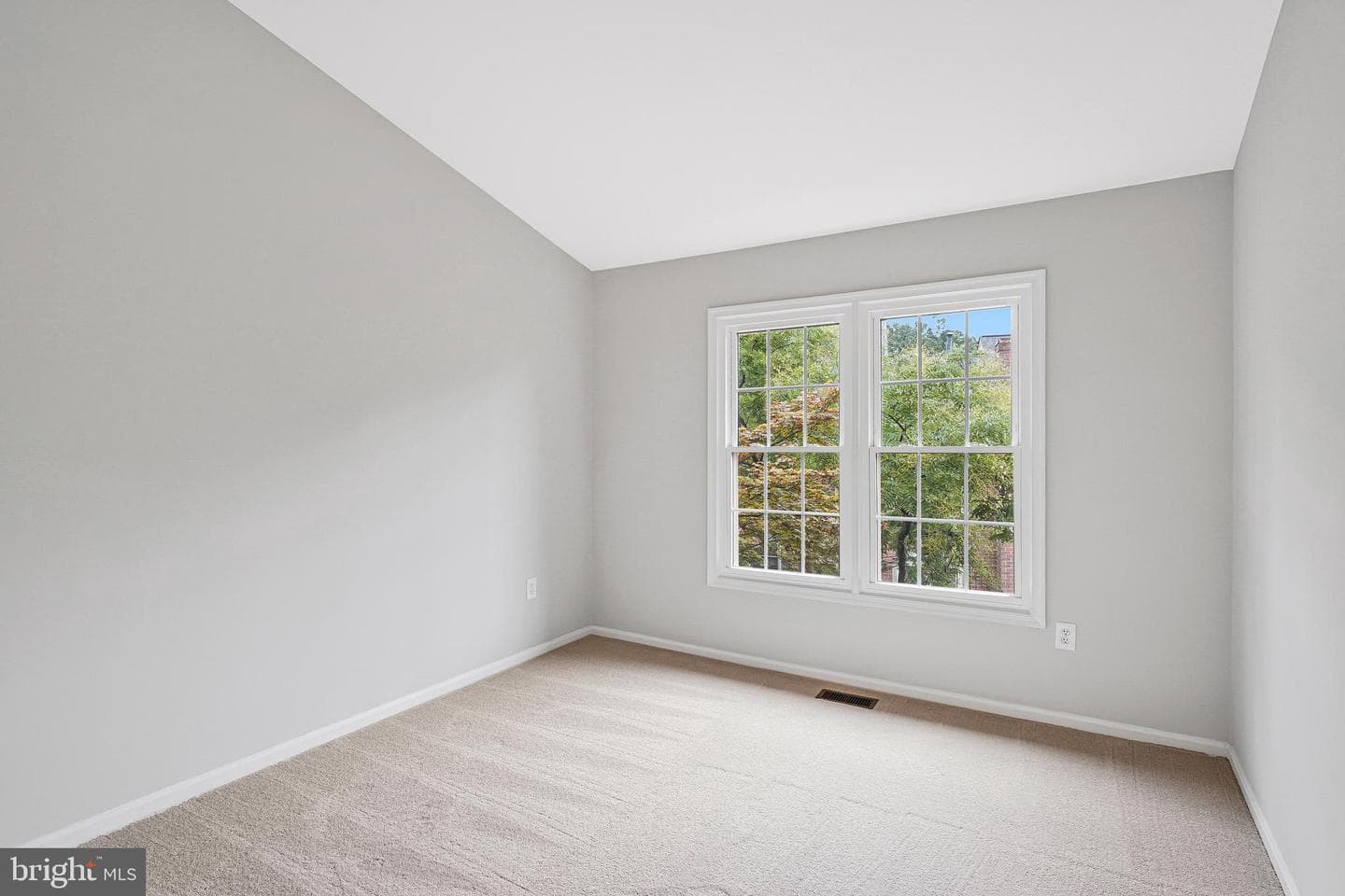 2111 Kings Garden Way photo 27
