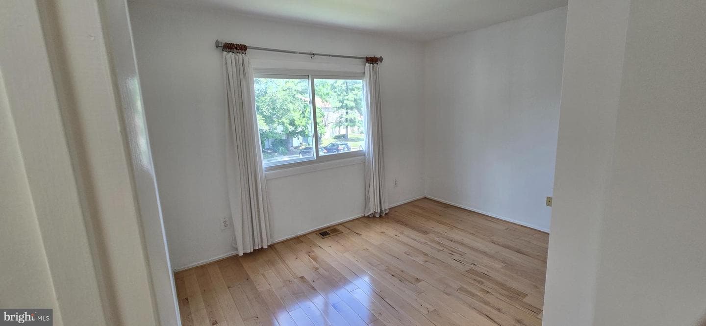 350 Juniper Court photo 12