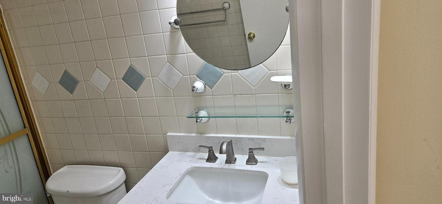 350 Juniper Court photo 14