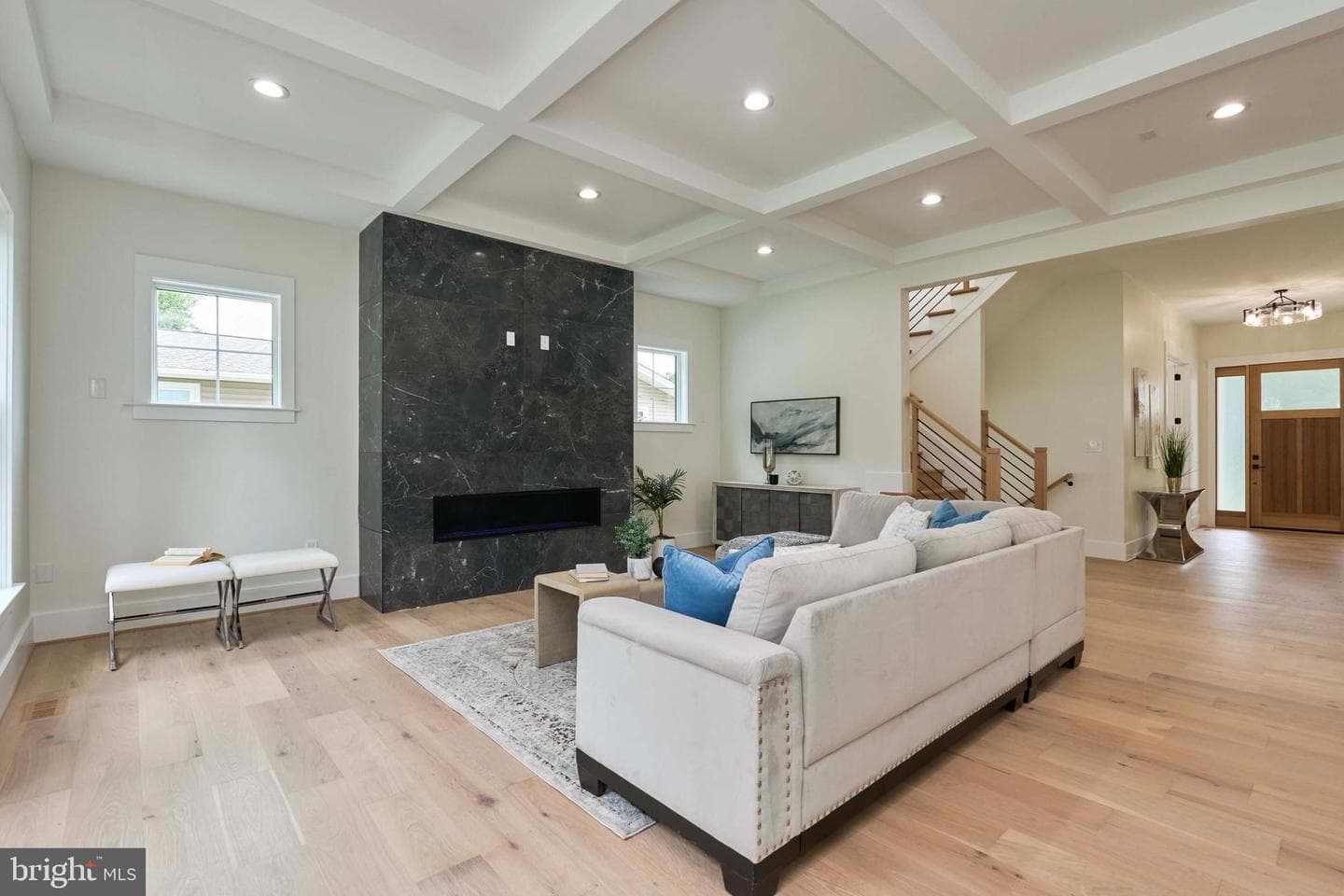 517 Walker Street SW photo 10