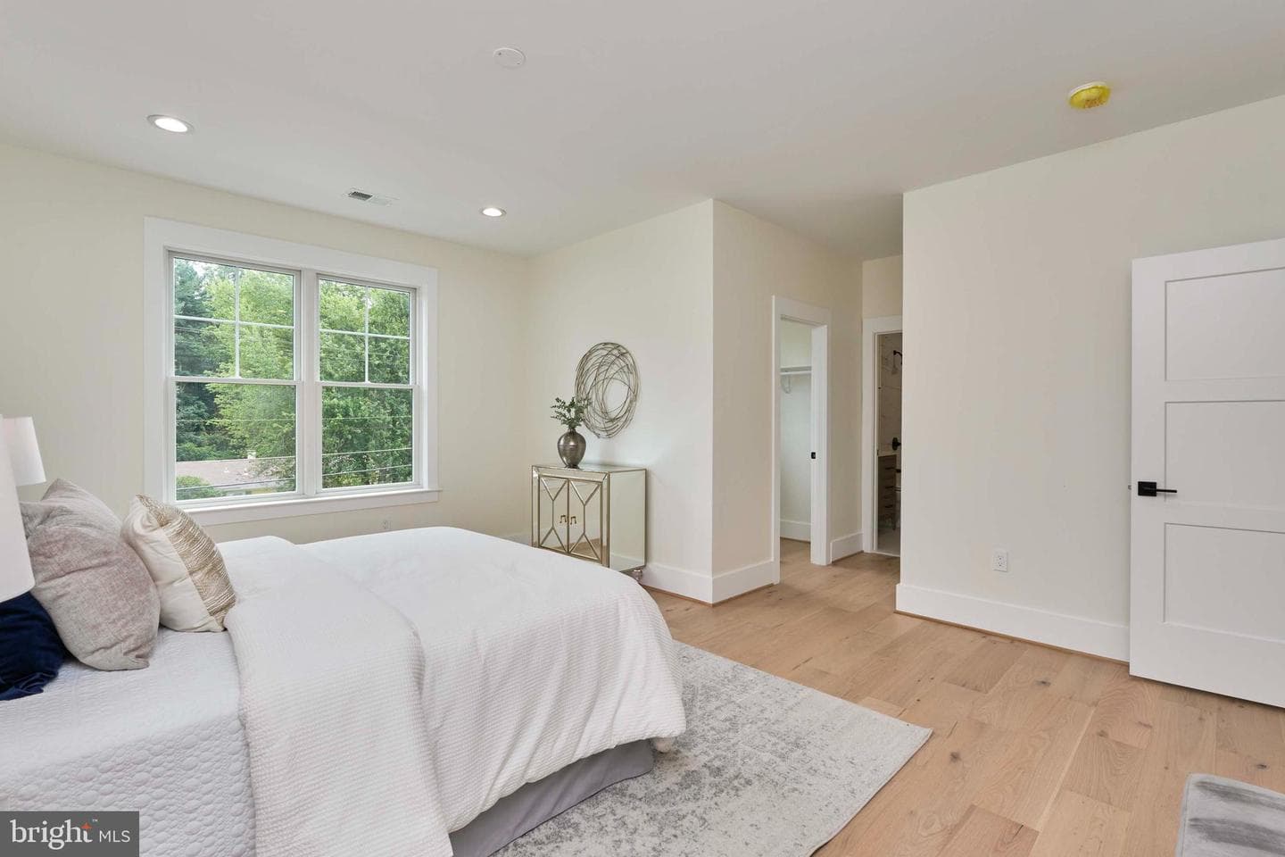 517 Walker Street SW photo 24