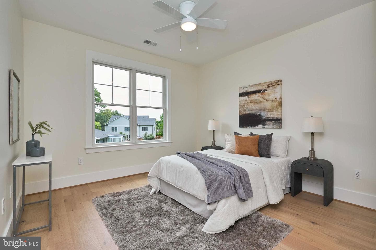 517 Walker Street SW photo 28