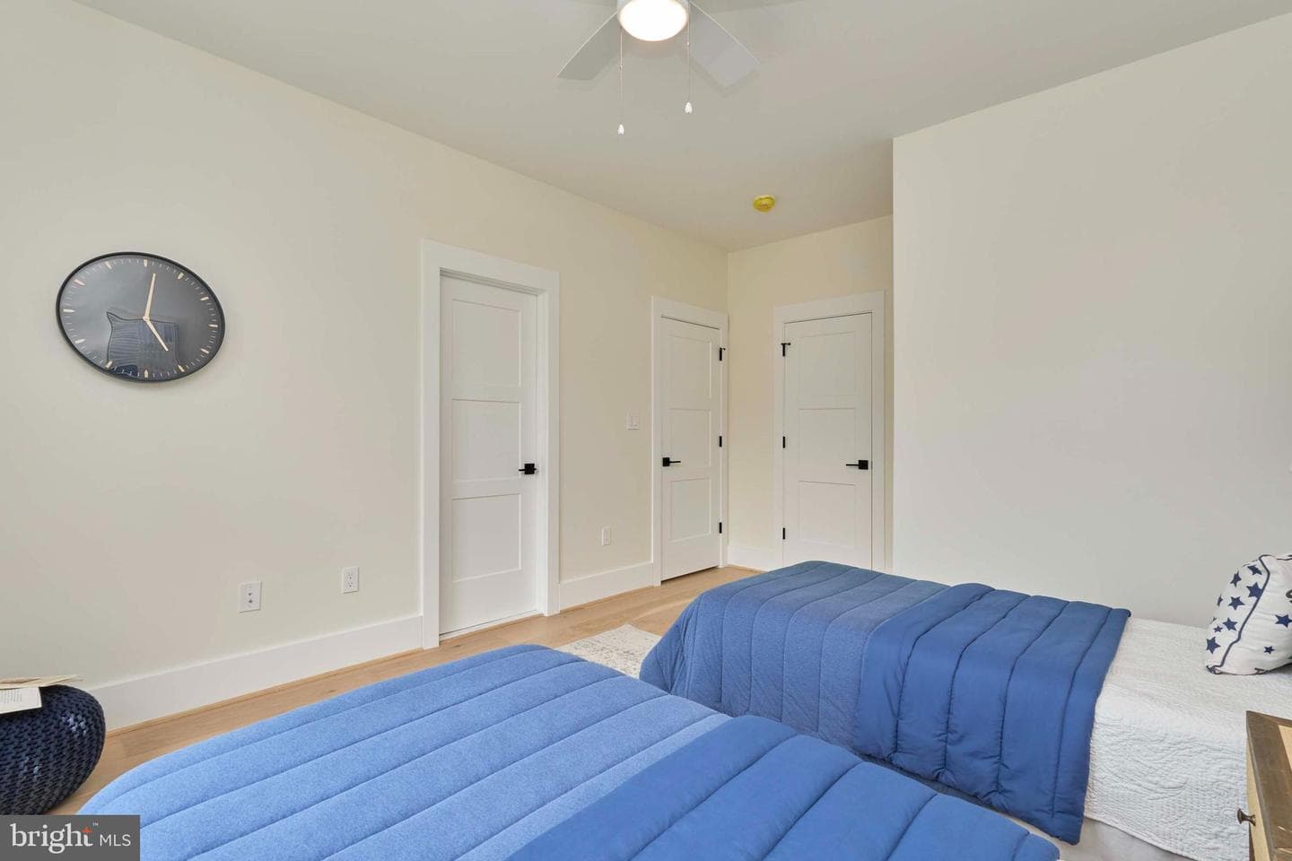 517 Walker Street SW photo 33