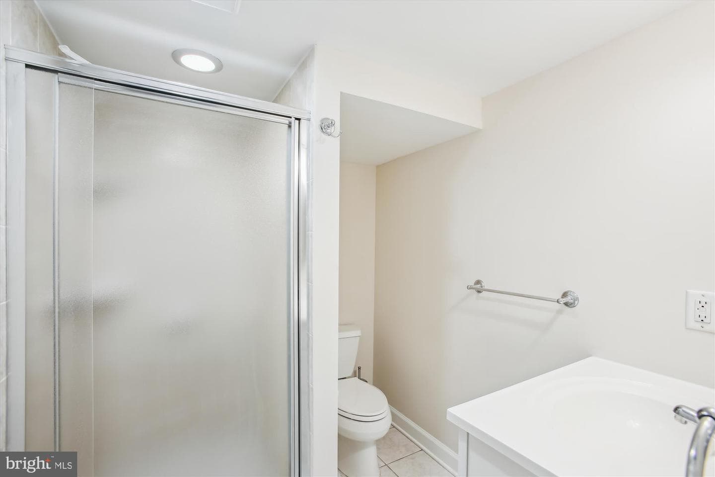 5909 Frederick Street photo 43