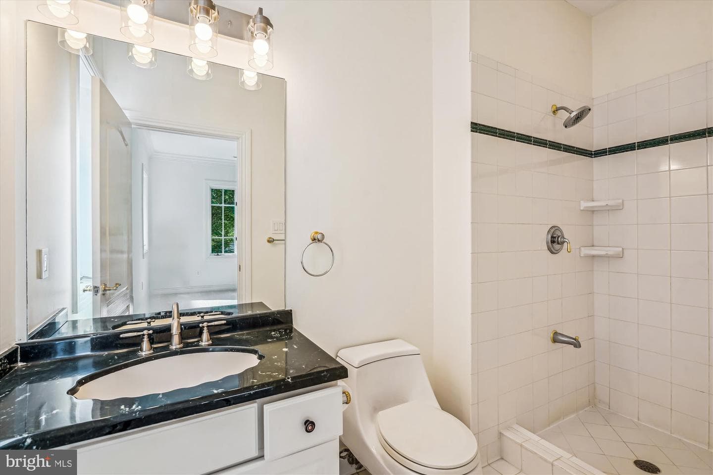 8902 Chequers Way photo 35