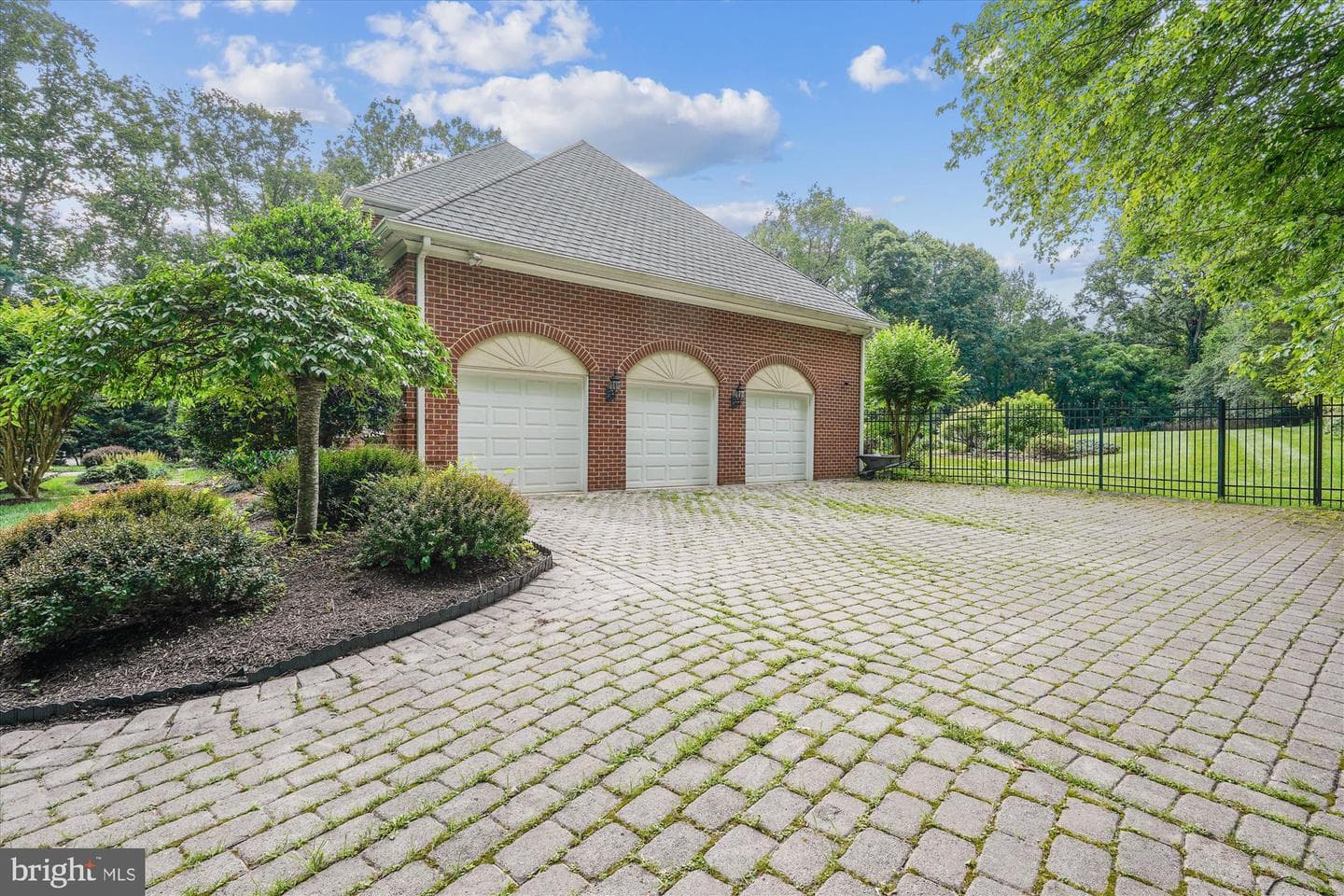 8902 Chequers Way photo 5