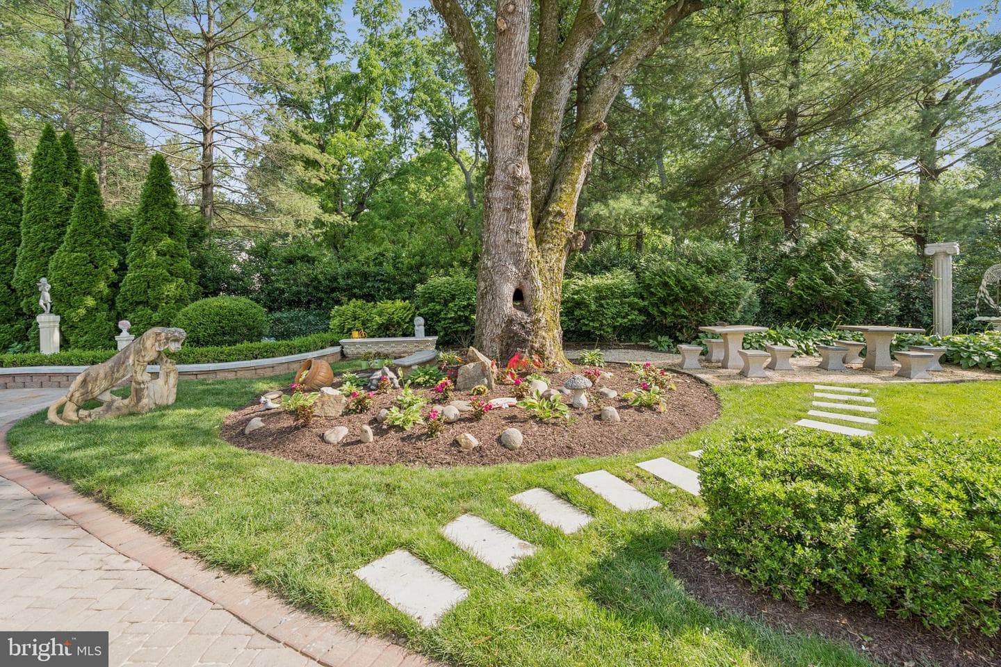 423 Seneca Road photo 49