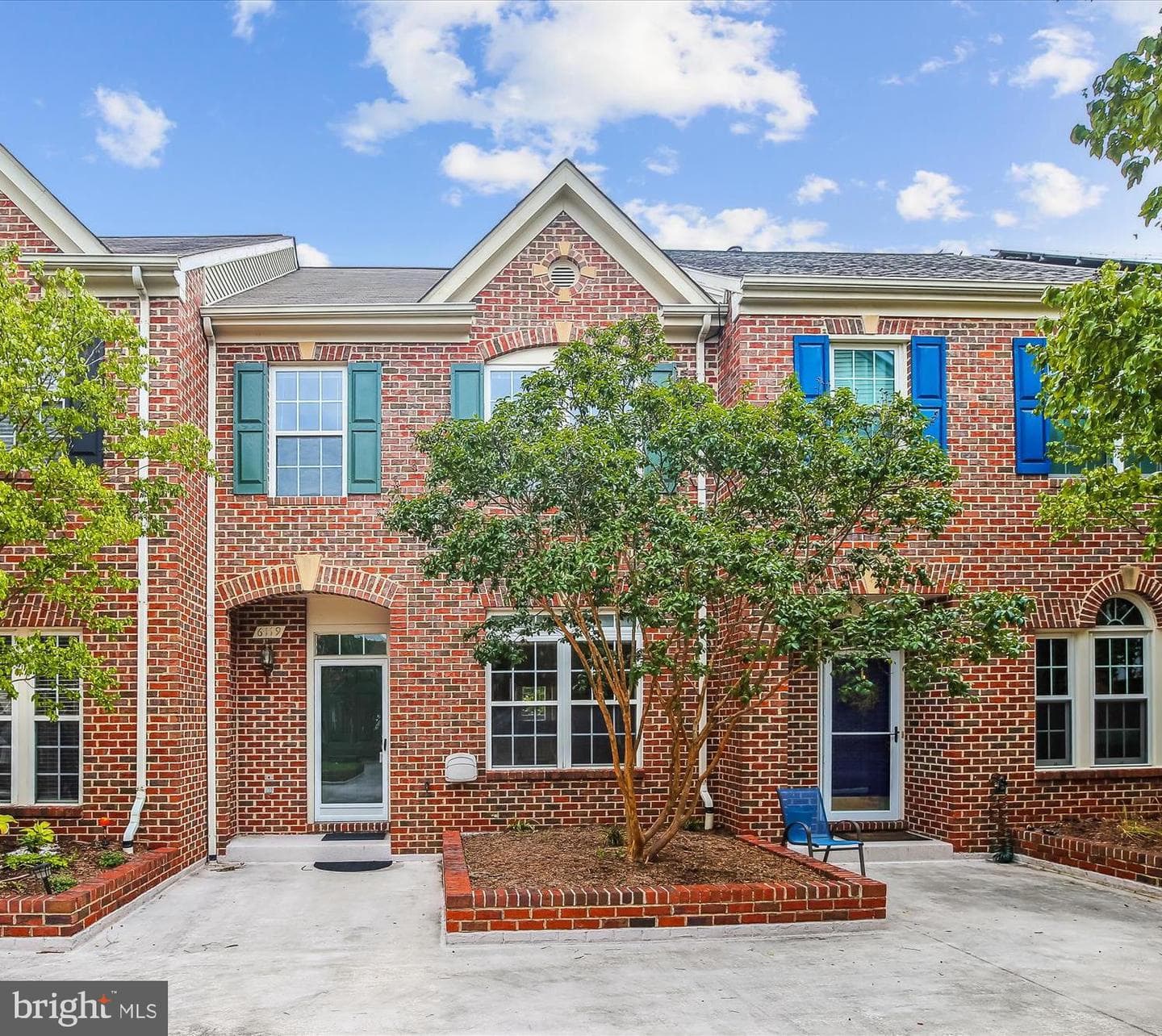 6119 Madison Crest Court photo 1