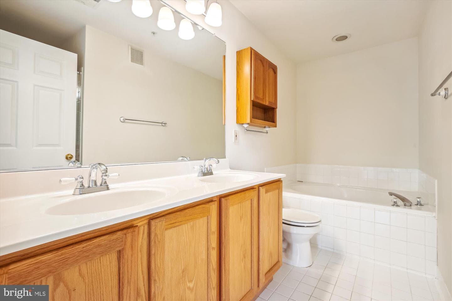 6119 Madison Crest Court photo 14