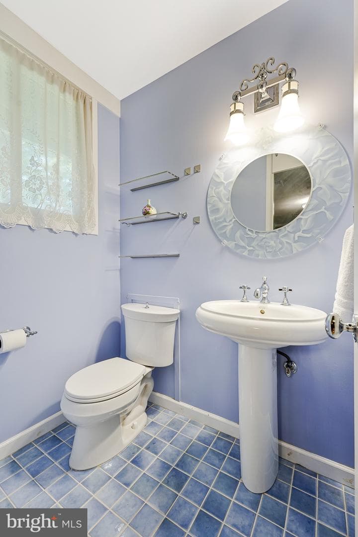 8615 Acorn Circle photo 29