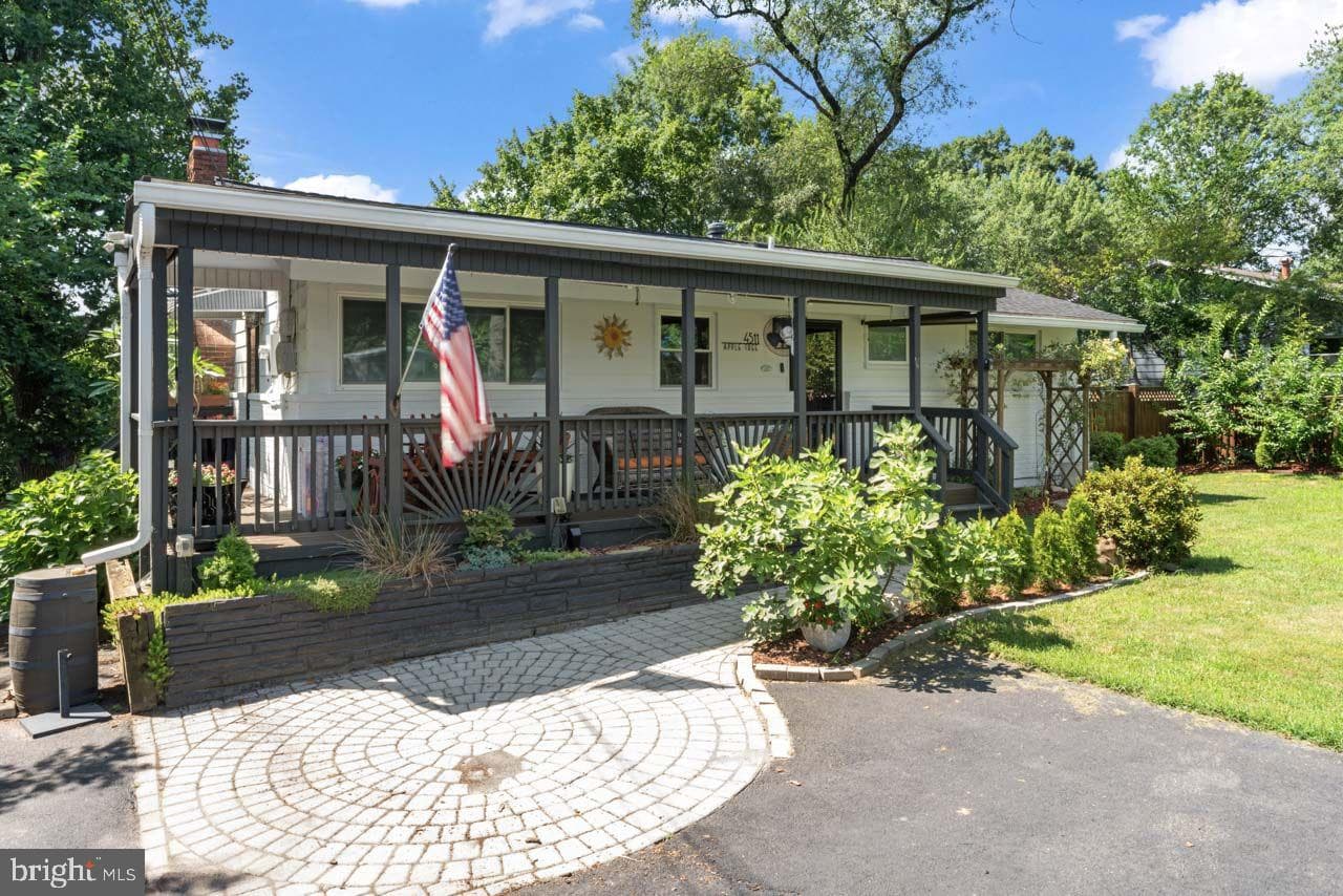 4511 Apple Tree Drive photo 4