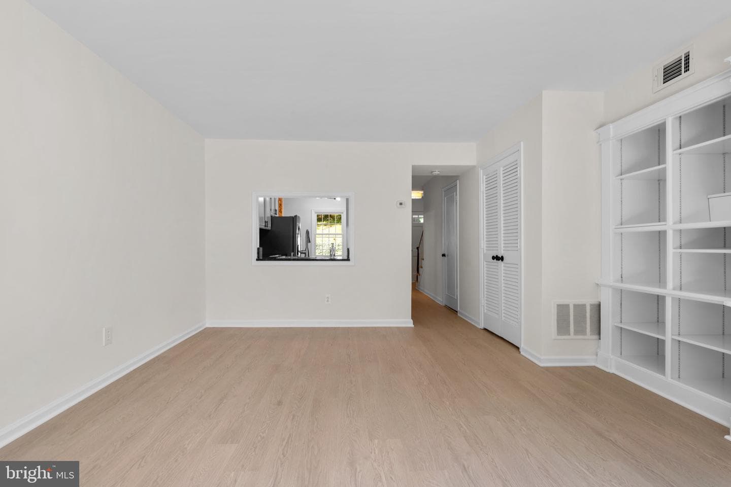 8384 Forrester Boulevard photo 7