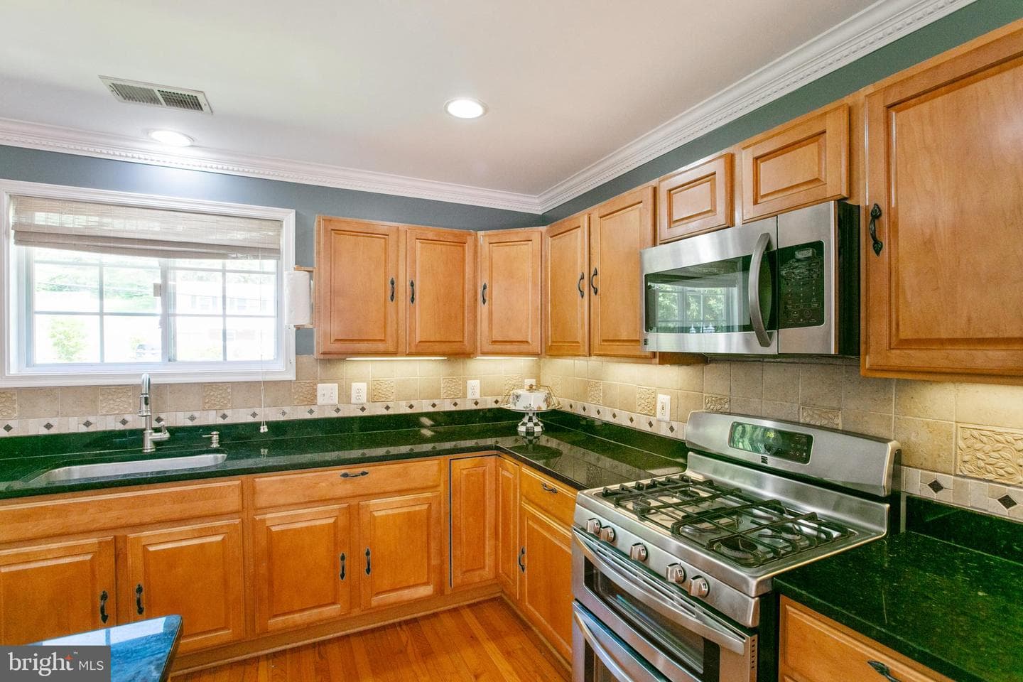 5722 Larpin Lane photo 8