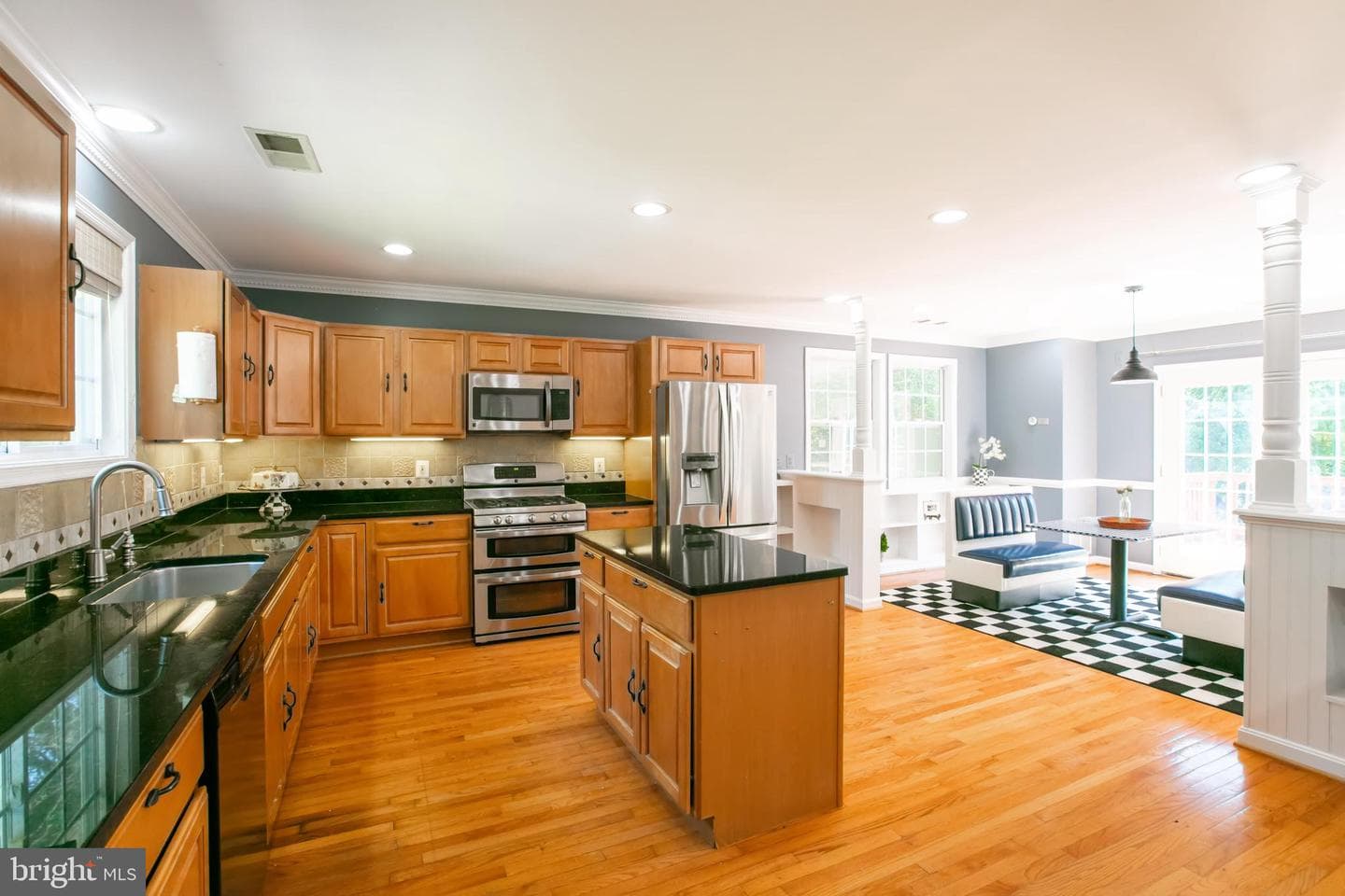 5722 Larpin Lane photo 9