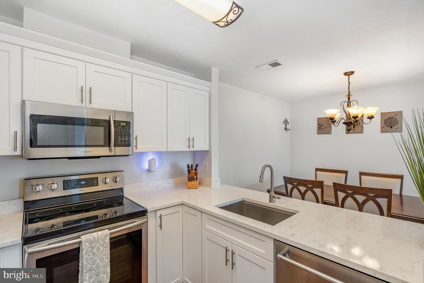 7823 Harrowgate Circle #d photo 10