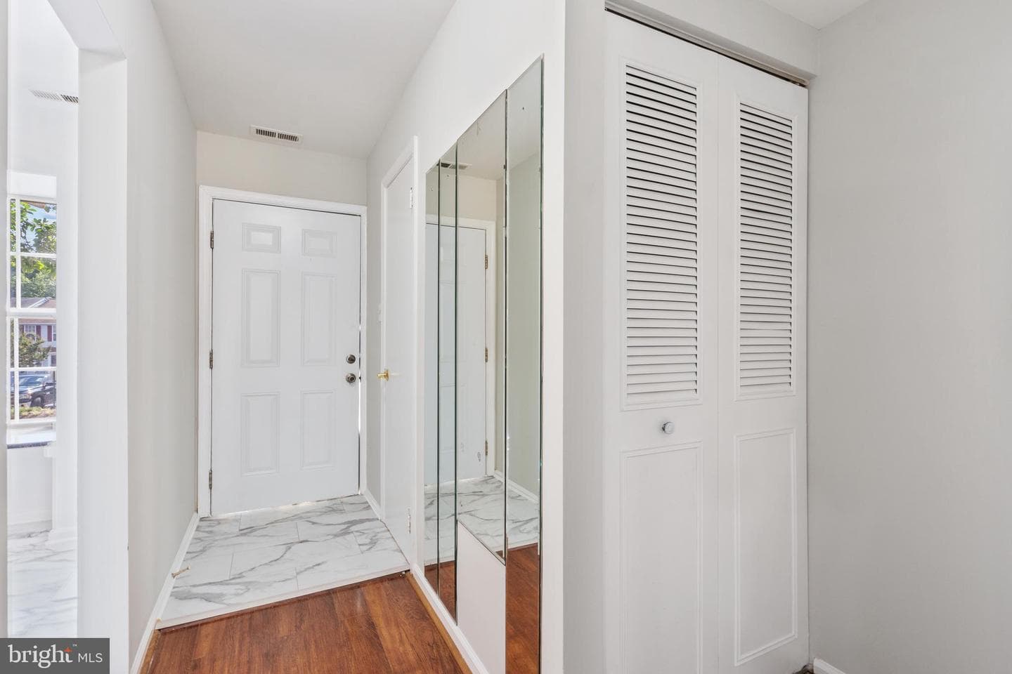 5501 Woodlawn Manor Court photo 4