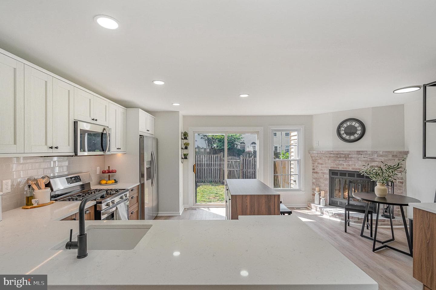 7471 Towchester Court photo 6
