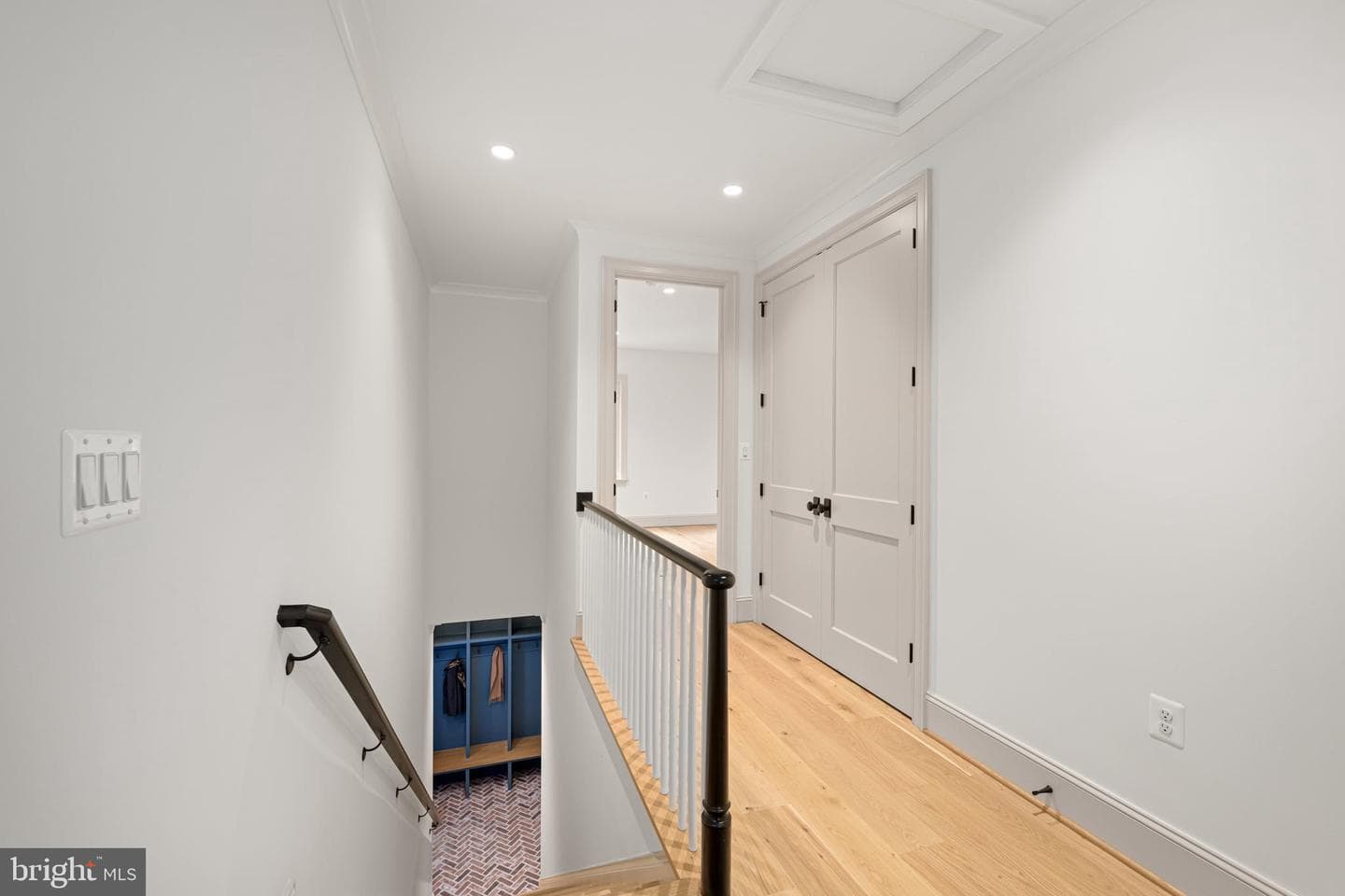 2109 Elliott Avenue photo 37
