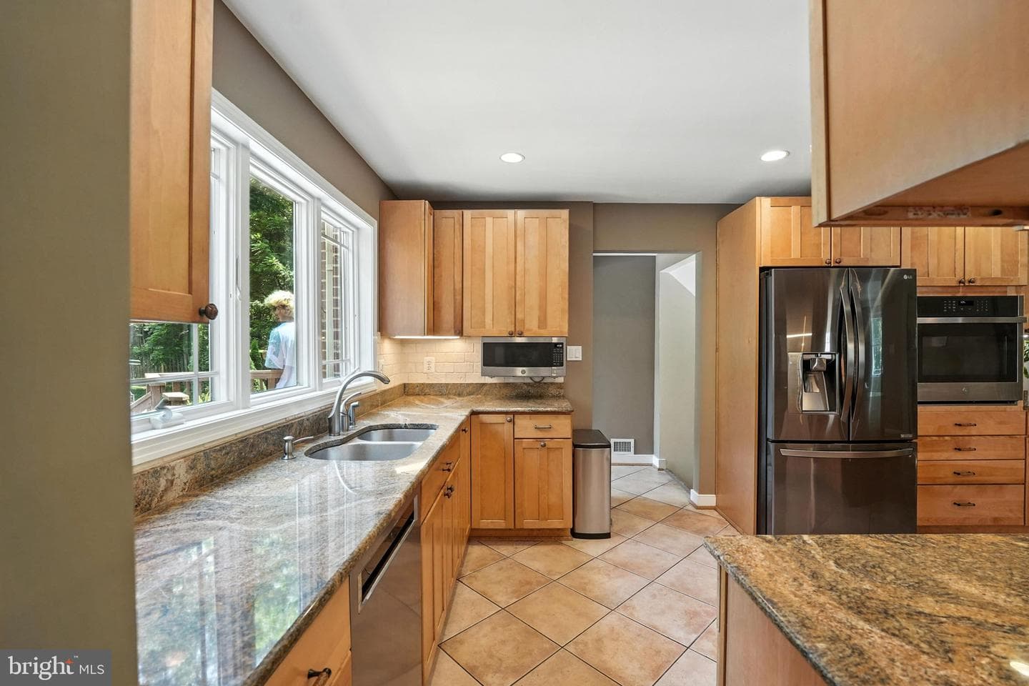 4725 Spruce Avenue photo 17