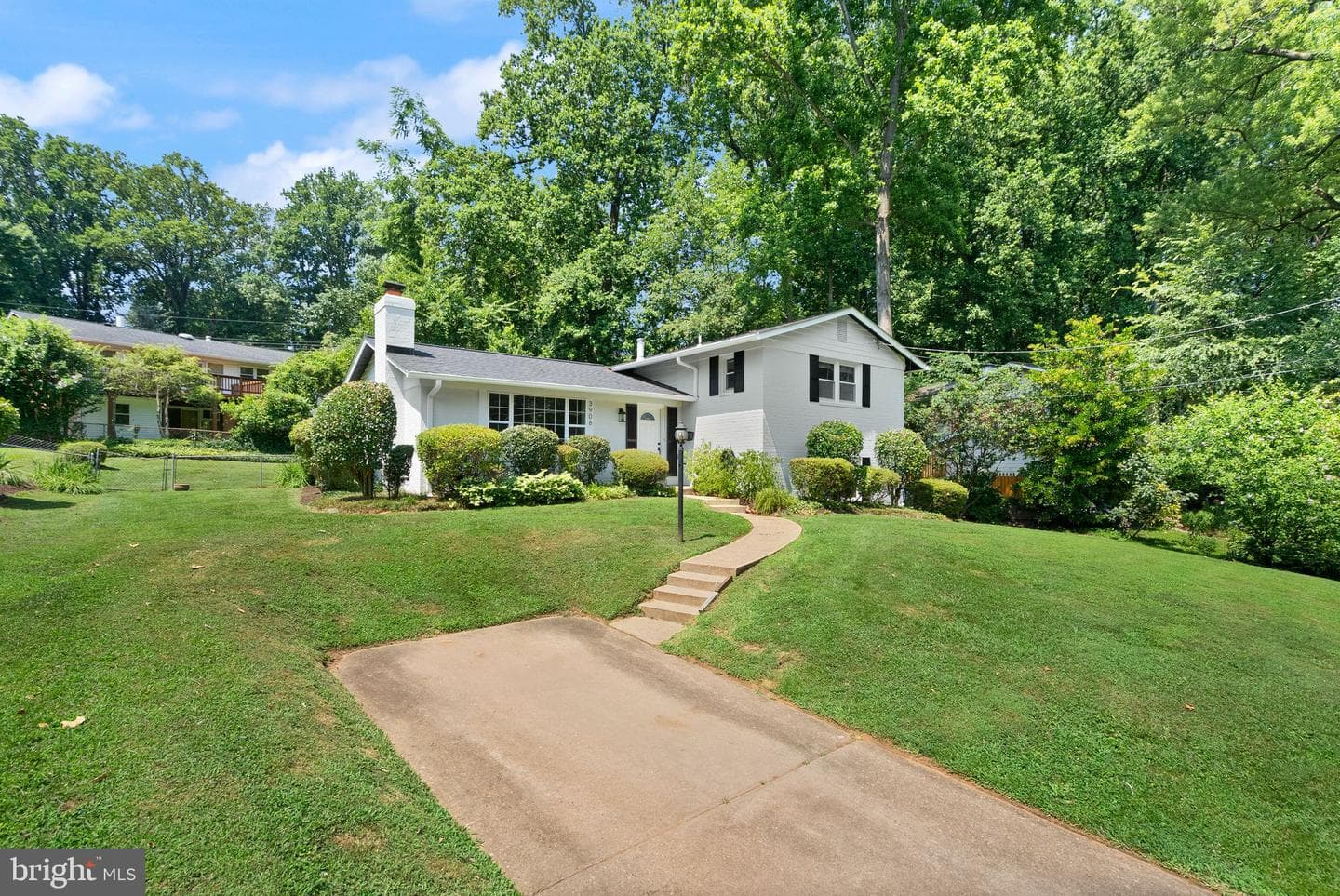 3906 Ivydale Drive photo 2