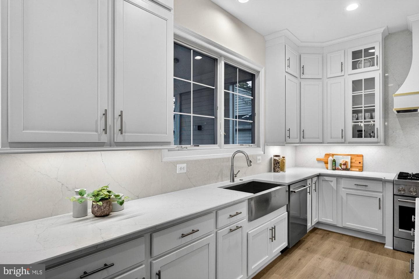 906 Frederick Street SW photo 30