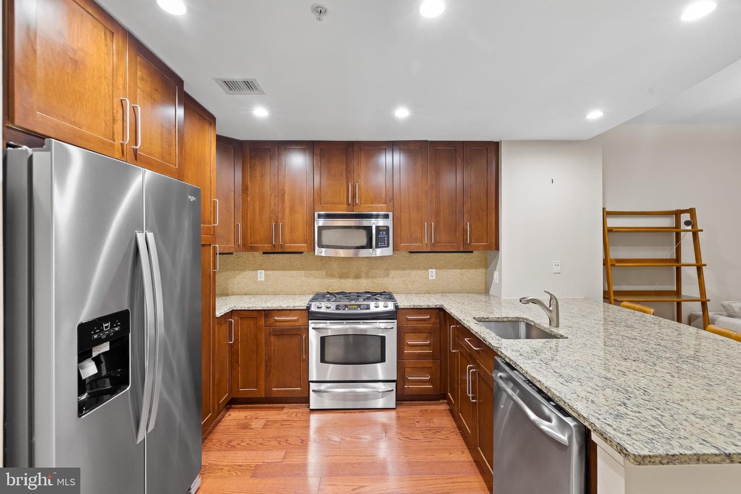 8220 Crestwood Heights Drive #213 photo 8