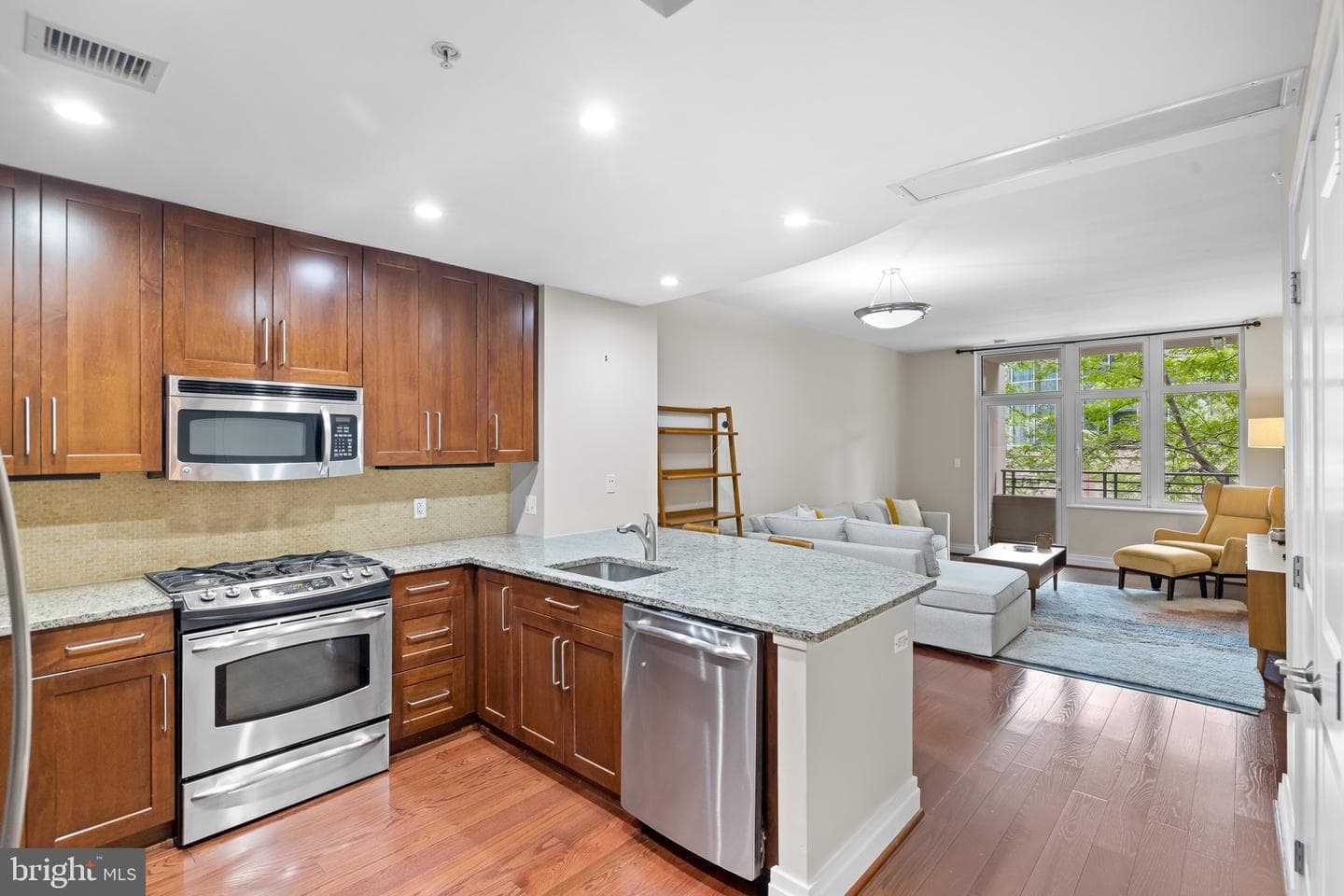 8220 Crestwood Heights Drive #213 photo 9