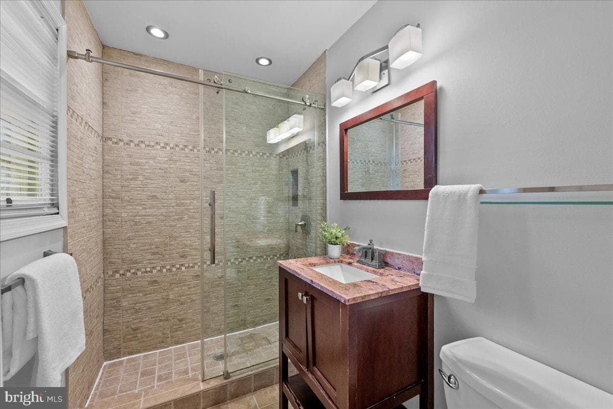 3035 Hazelton Street photo 19