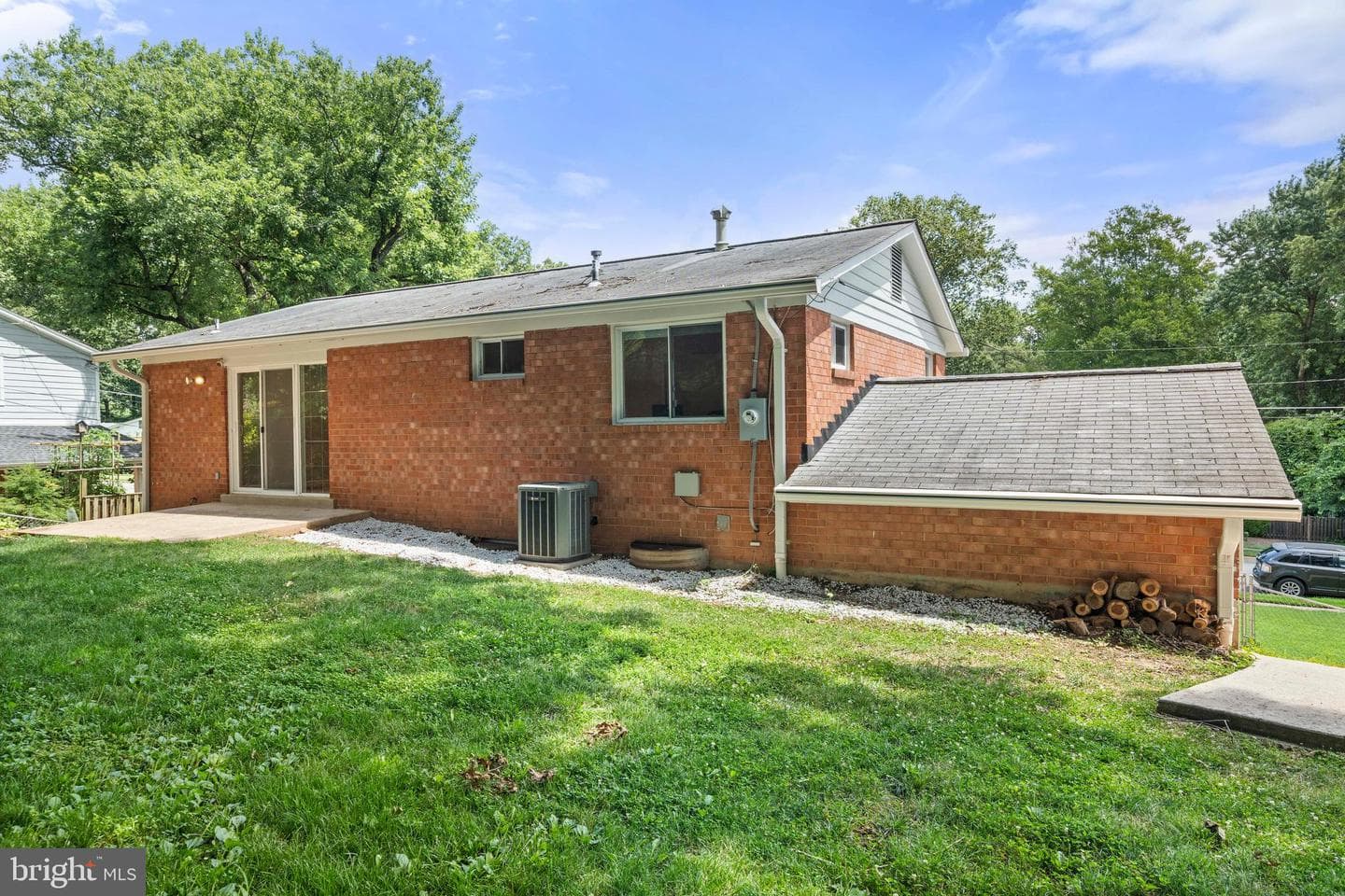 8414 Thames Street photo 39