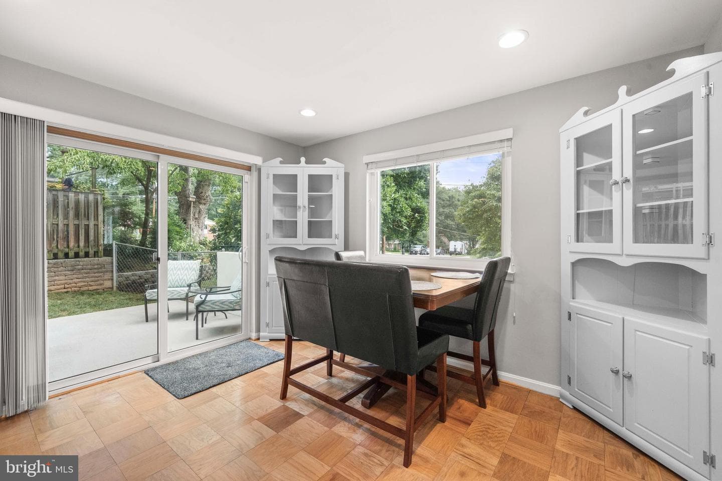 8414 Thames Street photo 9