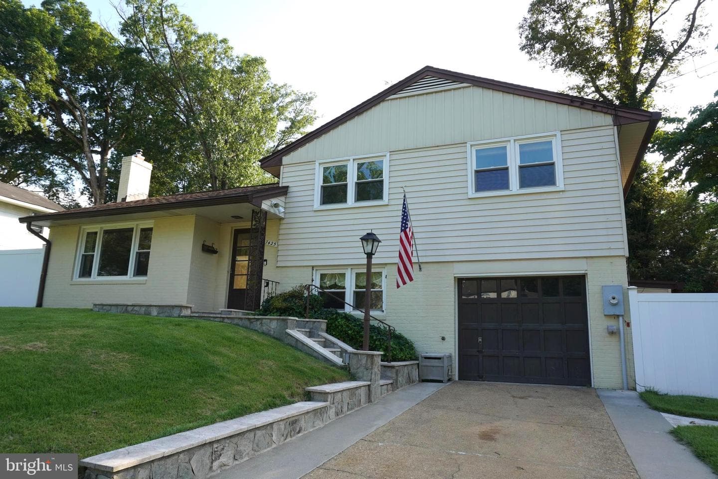 7425 Flora Street photo 1