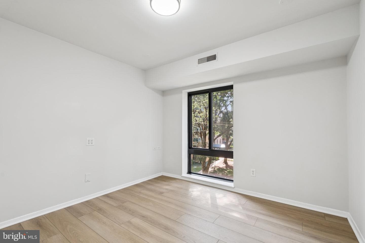 6143 Leesburg Pike #305 photo 13