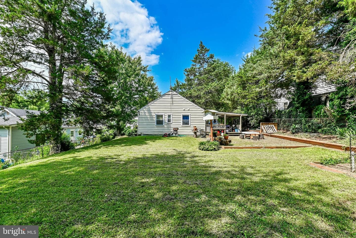 7421 Howard Court photo 5