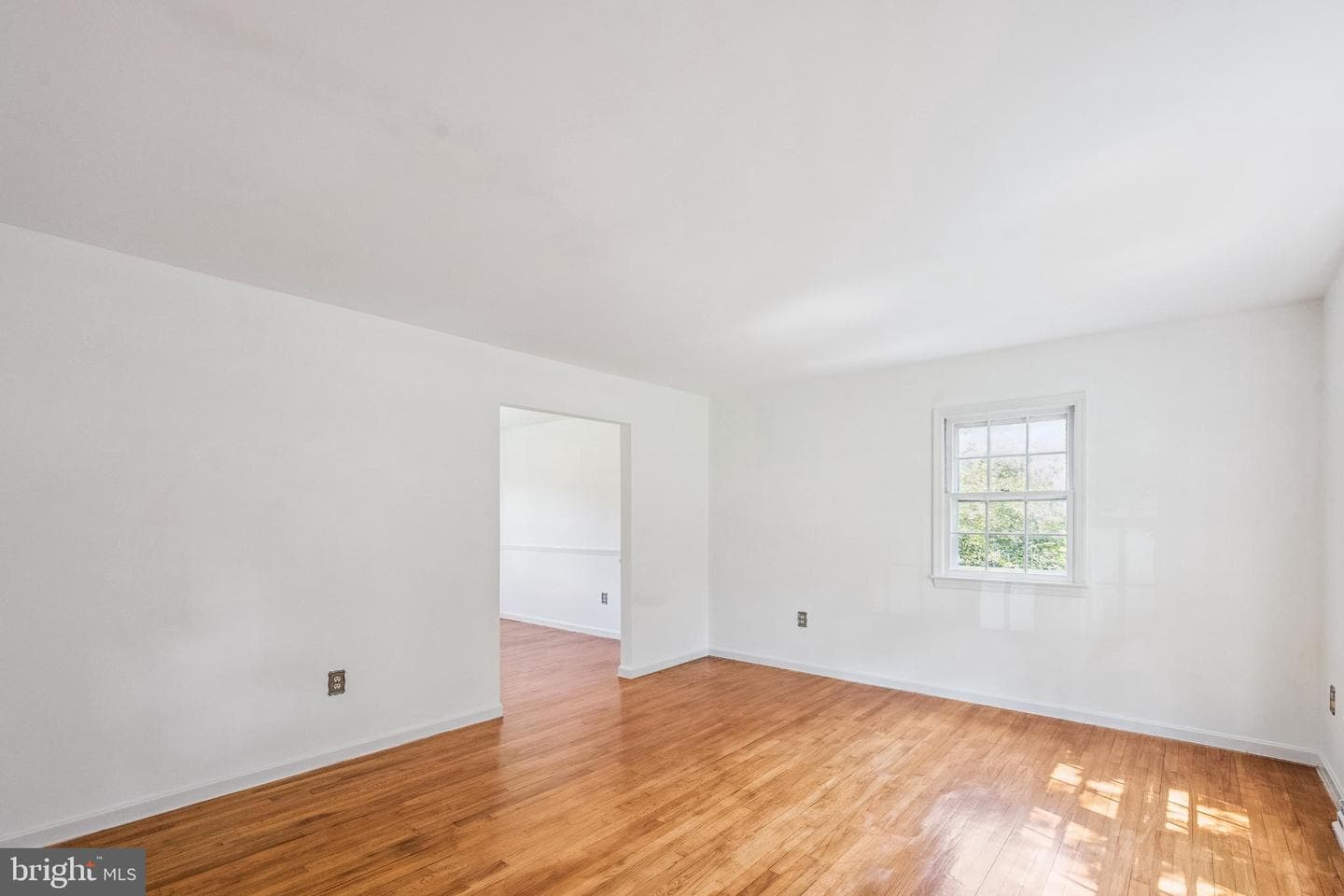 437 Glyndon Street NE photo 10