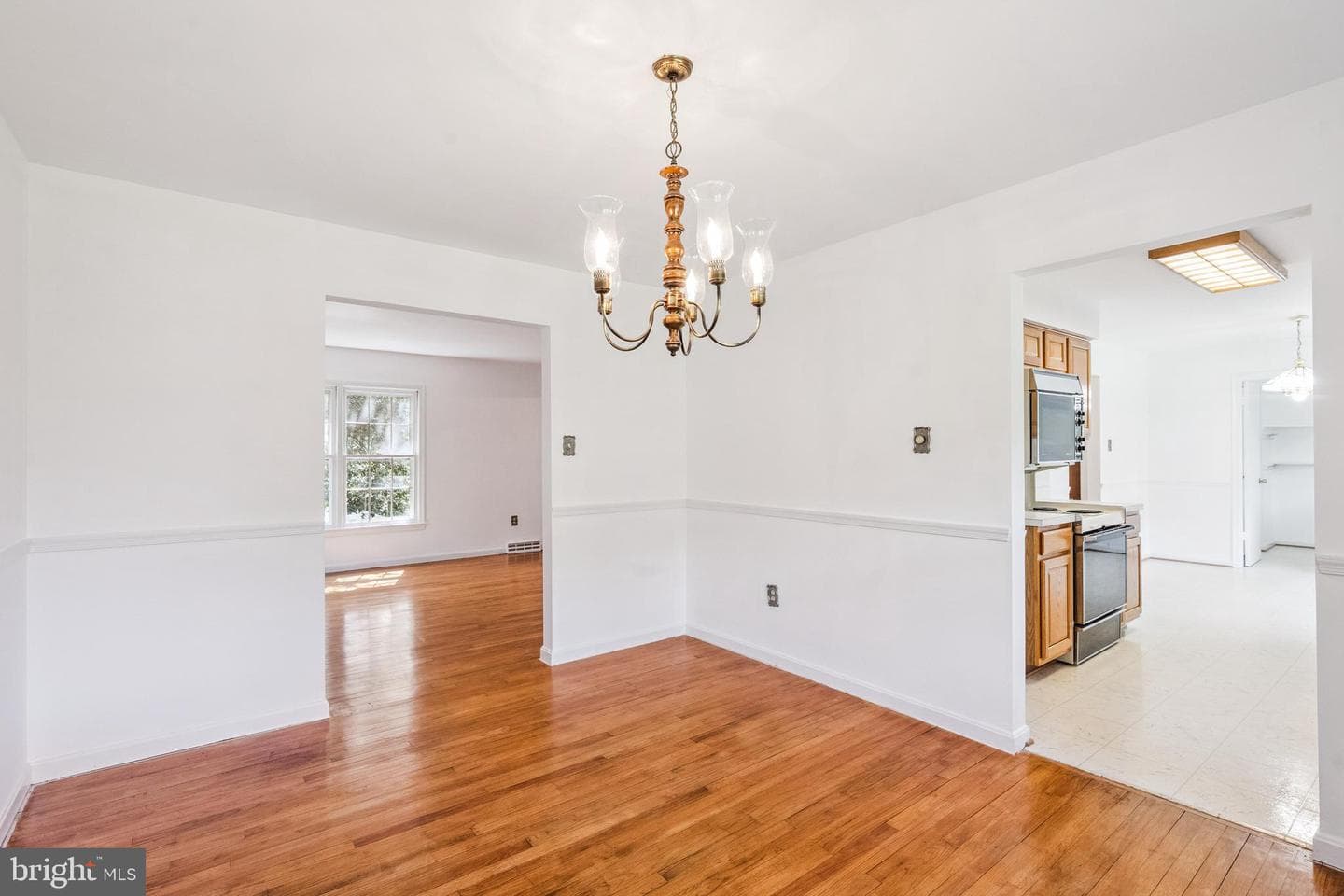 437 Glyndon Street NE photo 14