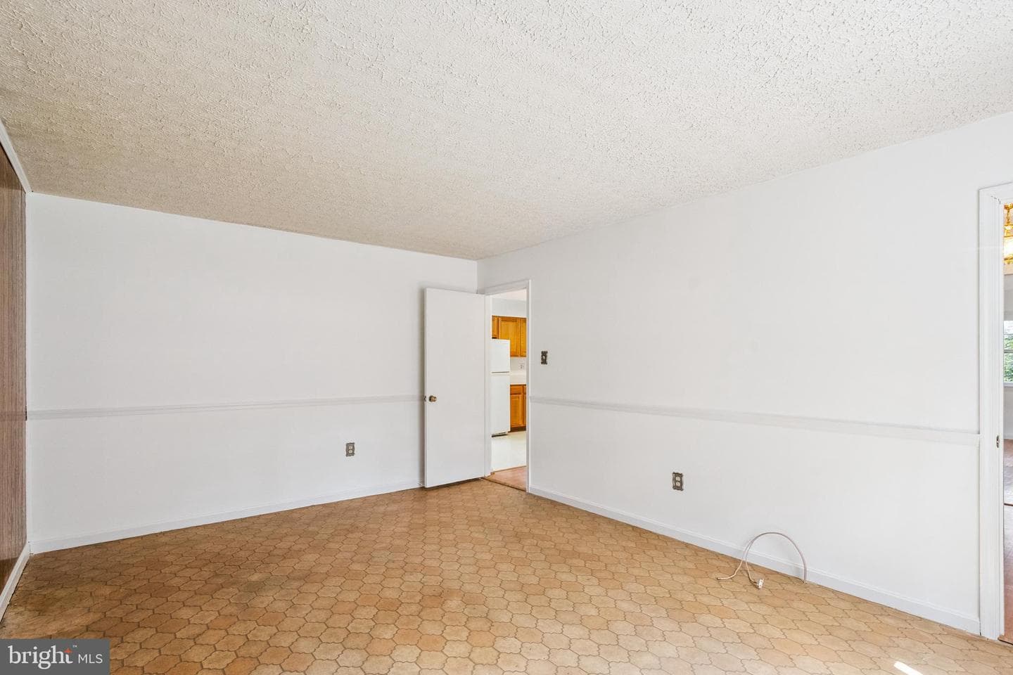 437 Glyndon Street NE photo 22