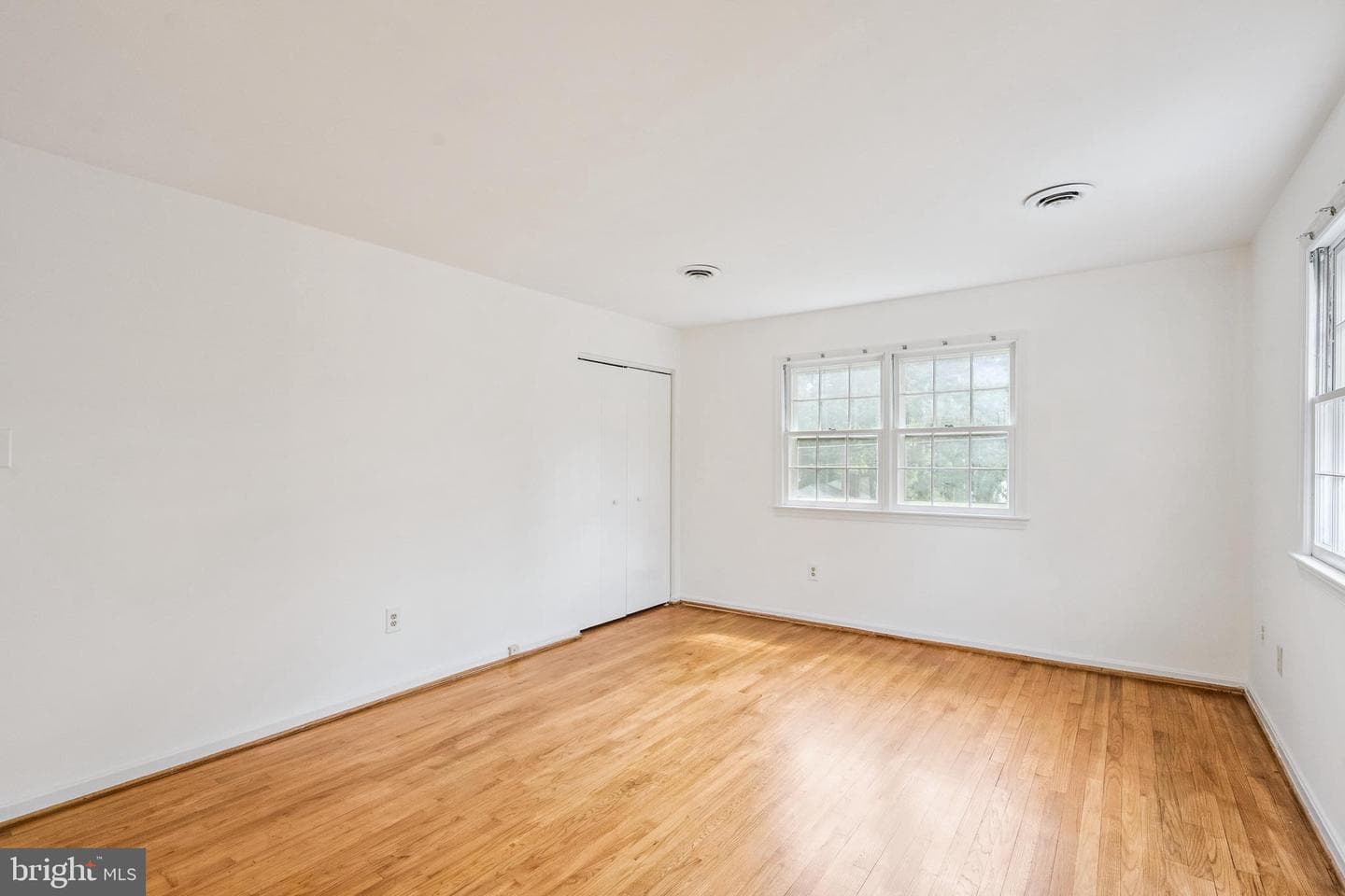 437 Glyndon Street NE photo 29