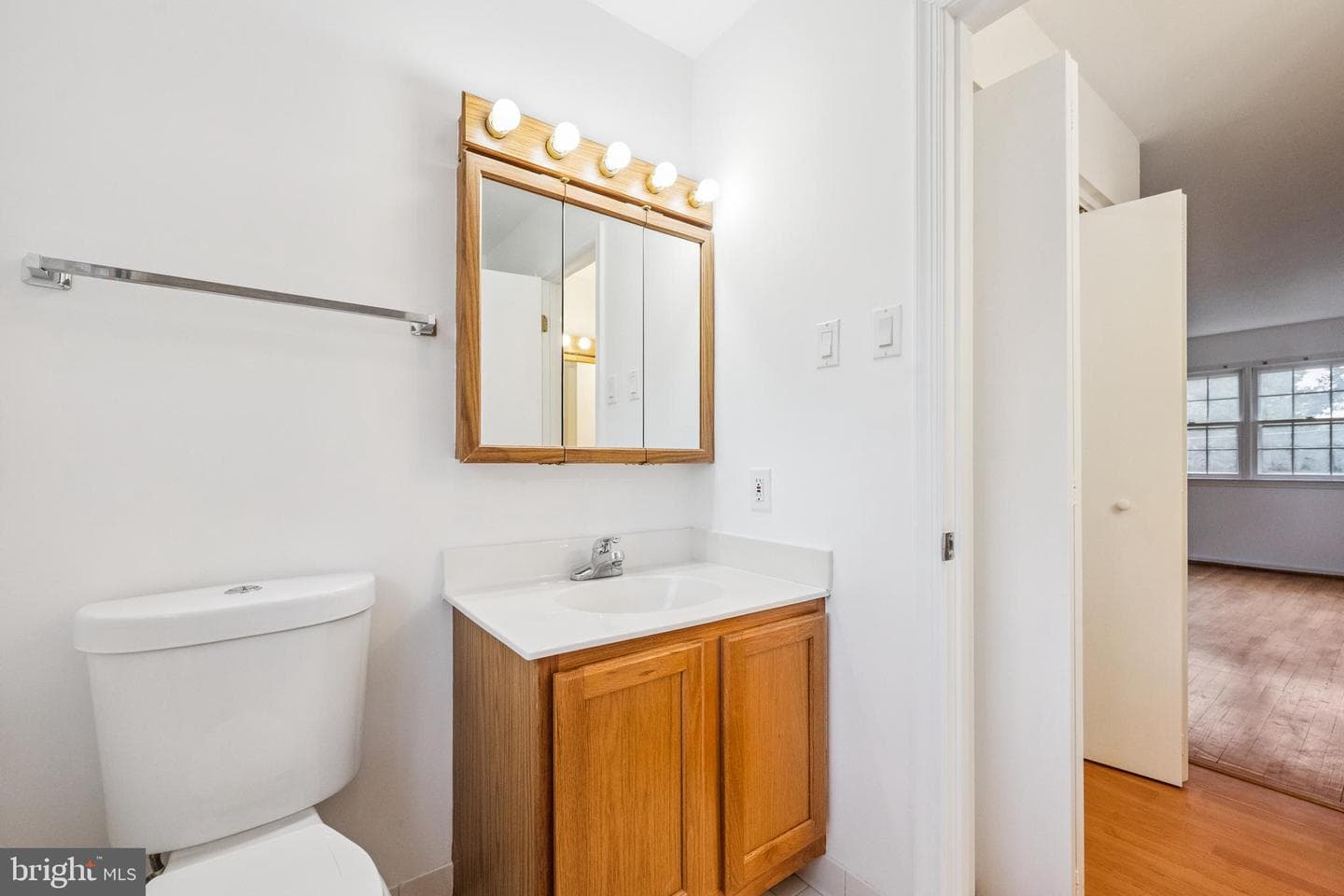437 Glyndon Street NE photo 32