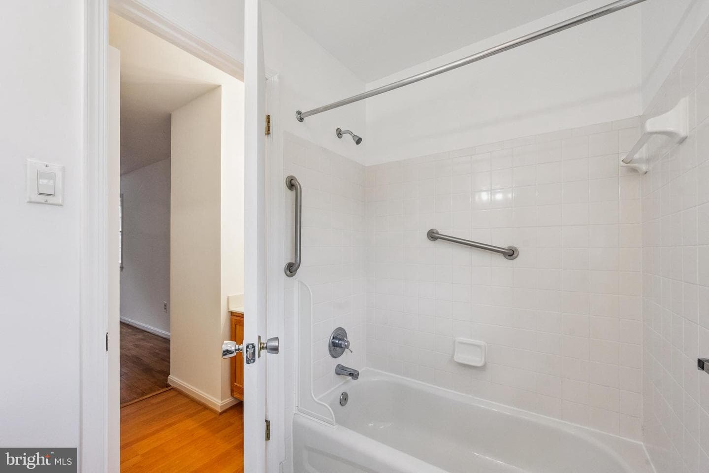 437 Glyndon Street NE photo 33