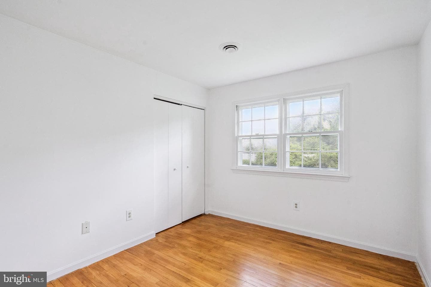 437 Glyndon Street NE photo 37