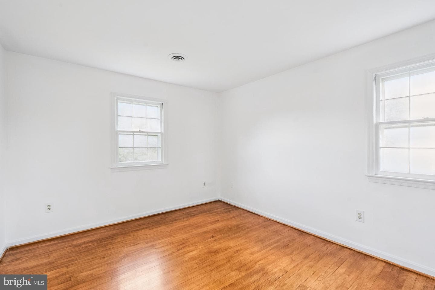 437 Glyndon Street NE photo 42