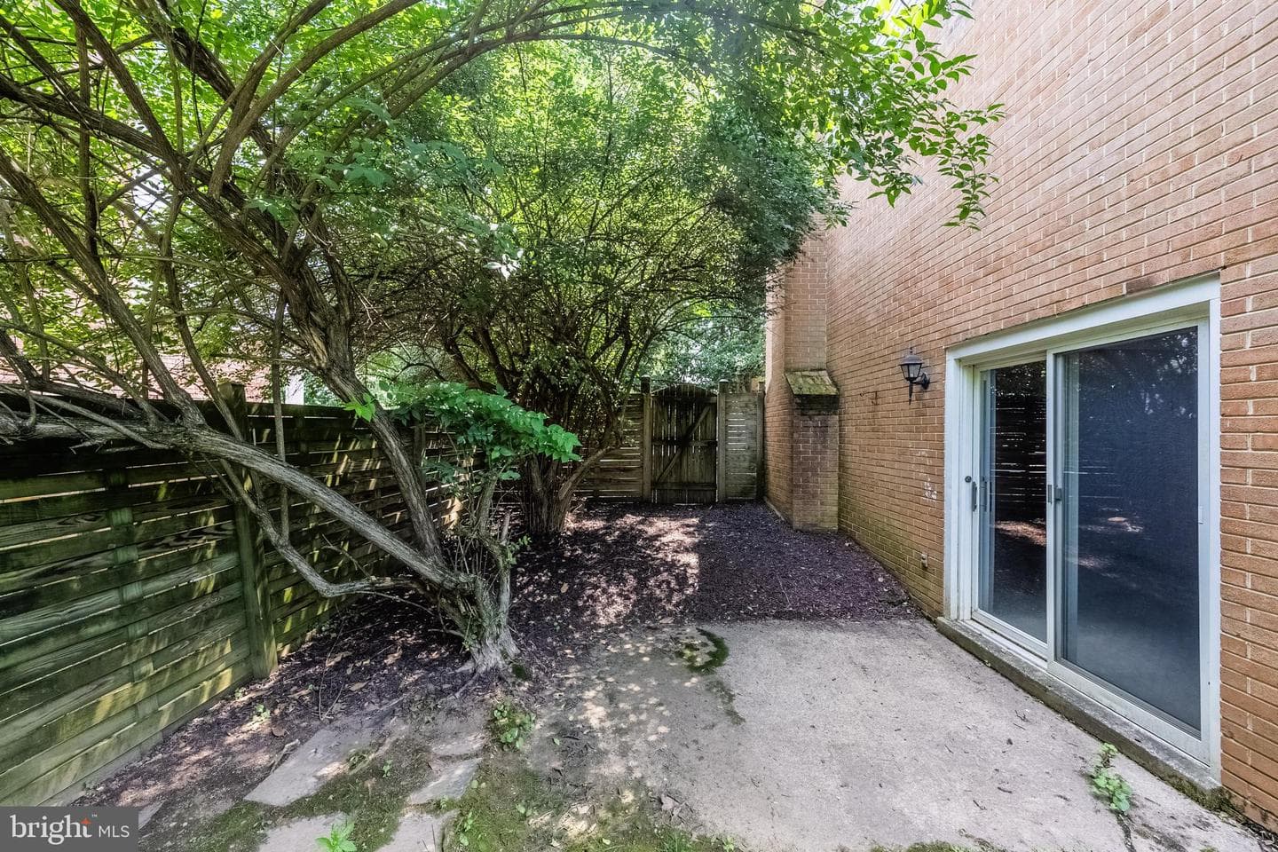 437 Glyndon Street NE photo 7