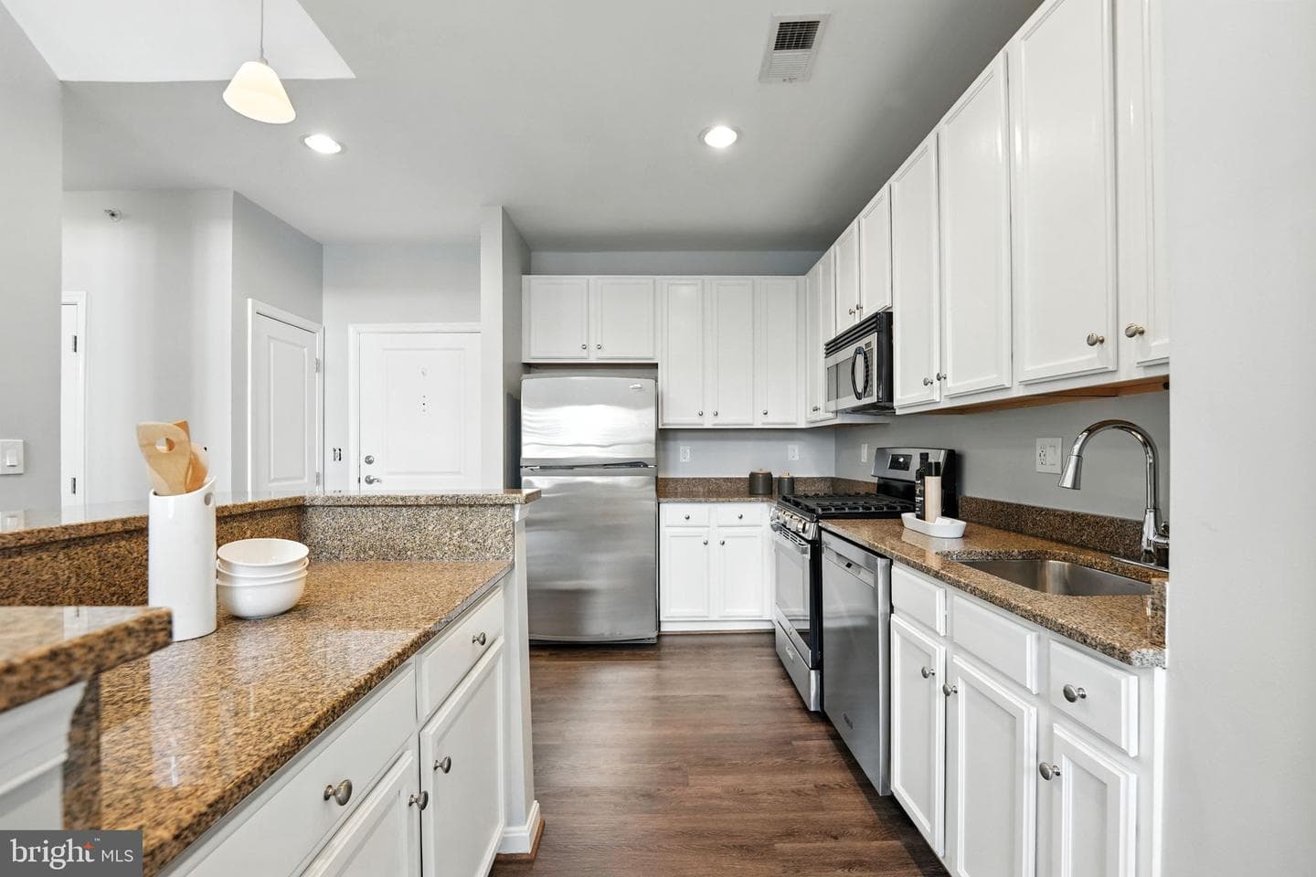 2655 Prosperity Avenue #426 photo 9